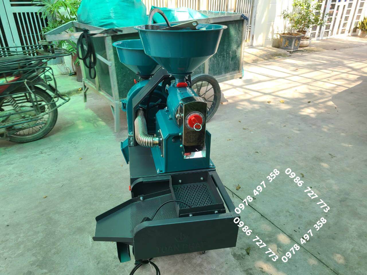 Máy xát gạo mini dùng cho gia đình Toàn Phát TP56