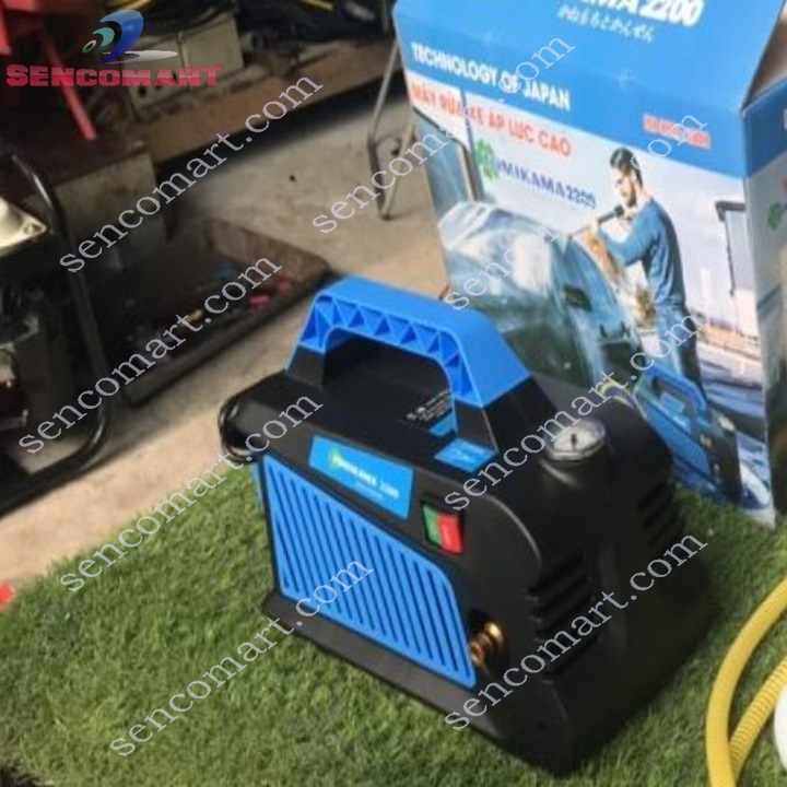 Máy rửa xe áp lực lượng nước phun ra thành hạt ly ti siêu mạnh