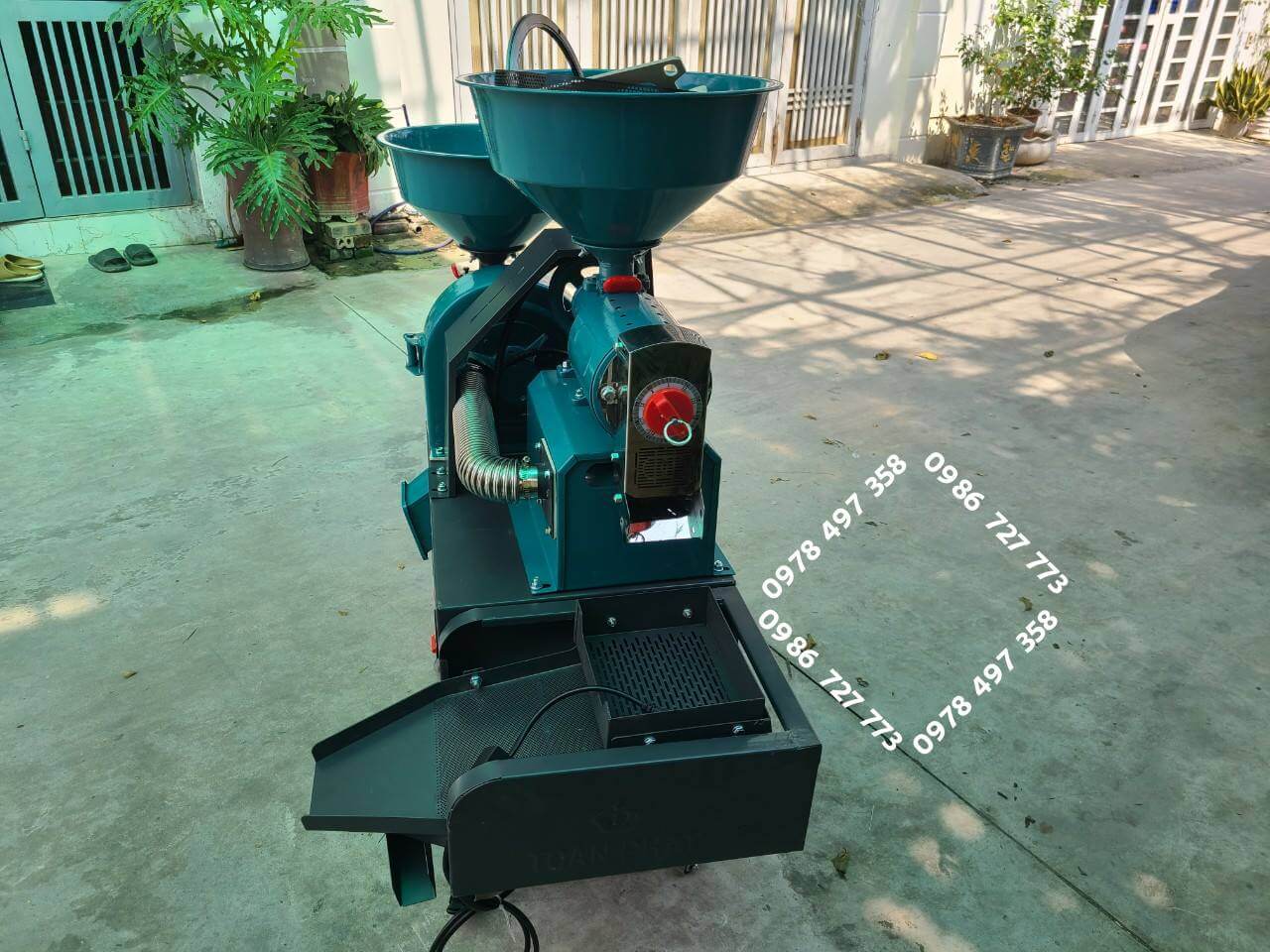 Máy xát gạo mini dùng cho gia đình Toàn Phát TP56