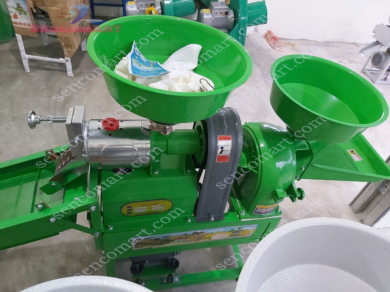 Máy xát gạo kết hợp vỡ ngô, nghiền ngô, máy xát gạo TF555 có lọc sạn Sencomart