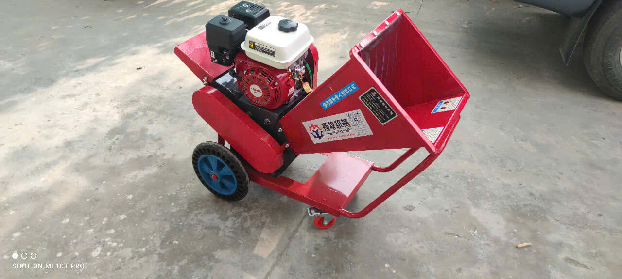 Máy Băm Tàu Dừa, Cành Cây Thành Phẩm Ra 1cm Có 4 Dao Băm Và 1 Bộ Dao Nghiền