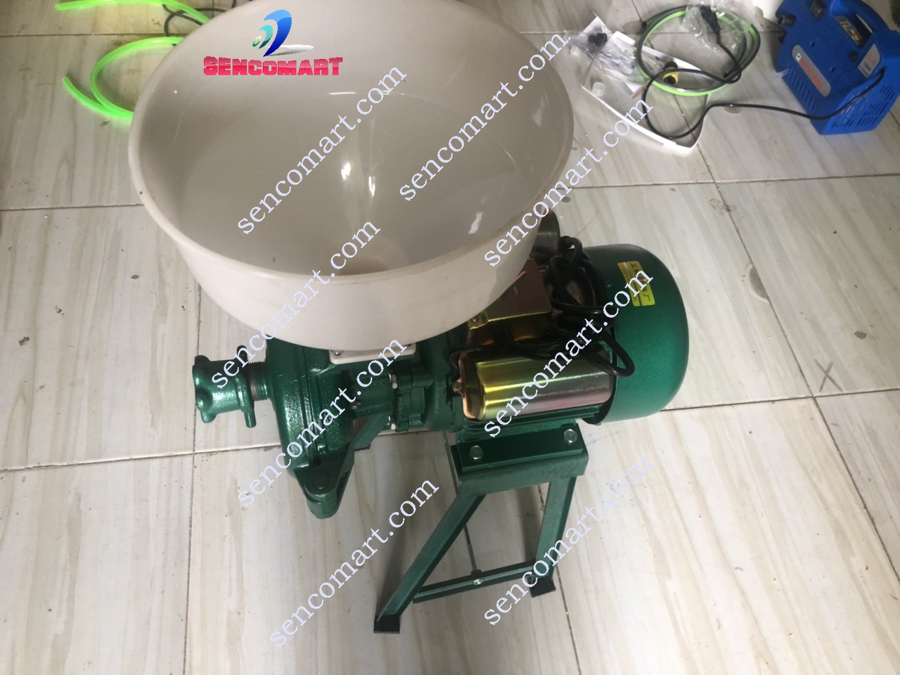 MÁY XAY VỠ CÁC LOẠI HẠT CHO CHIM CÂU