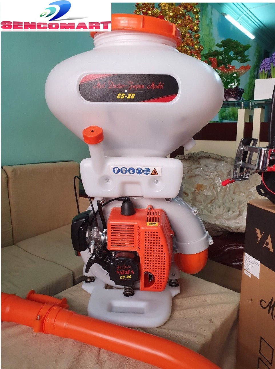 Máy xạ phân, rải phân kết hợp phun vôi bột Yataka CS-26