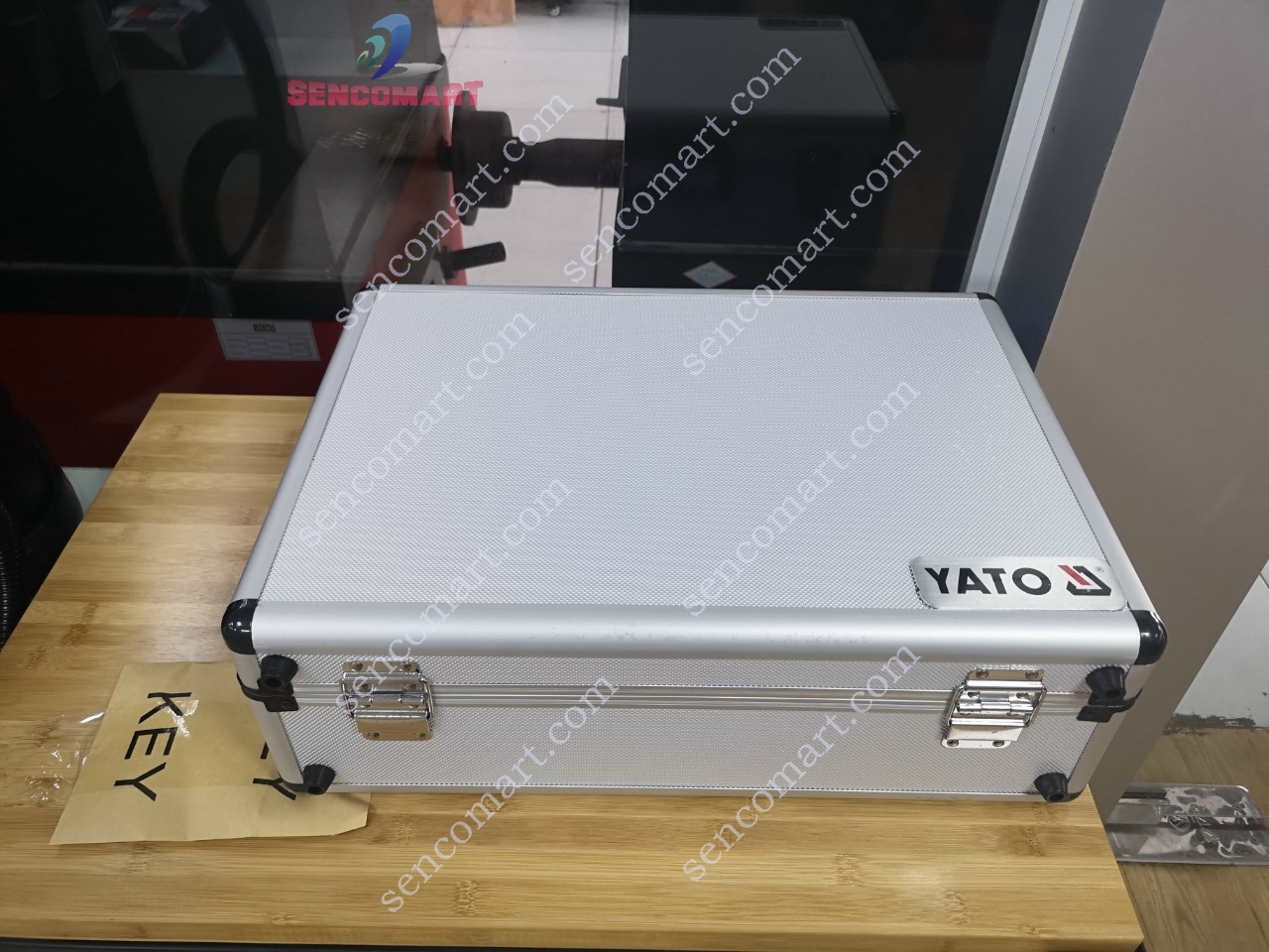 Vali đựng đồ nghề chất liệu nhôm YATO YT-0881ZL